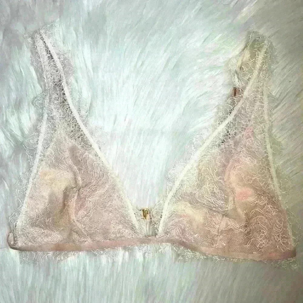 Victoria's Secret Delicate Eyelash Lace Bralette Medium